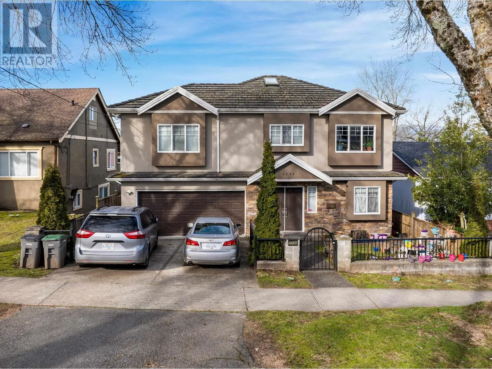 House for rent: 2249 E 24th Avenue, Vancouver, British Columbia V5N 2V3