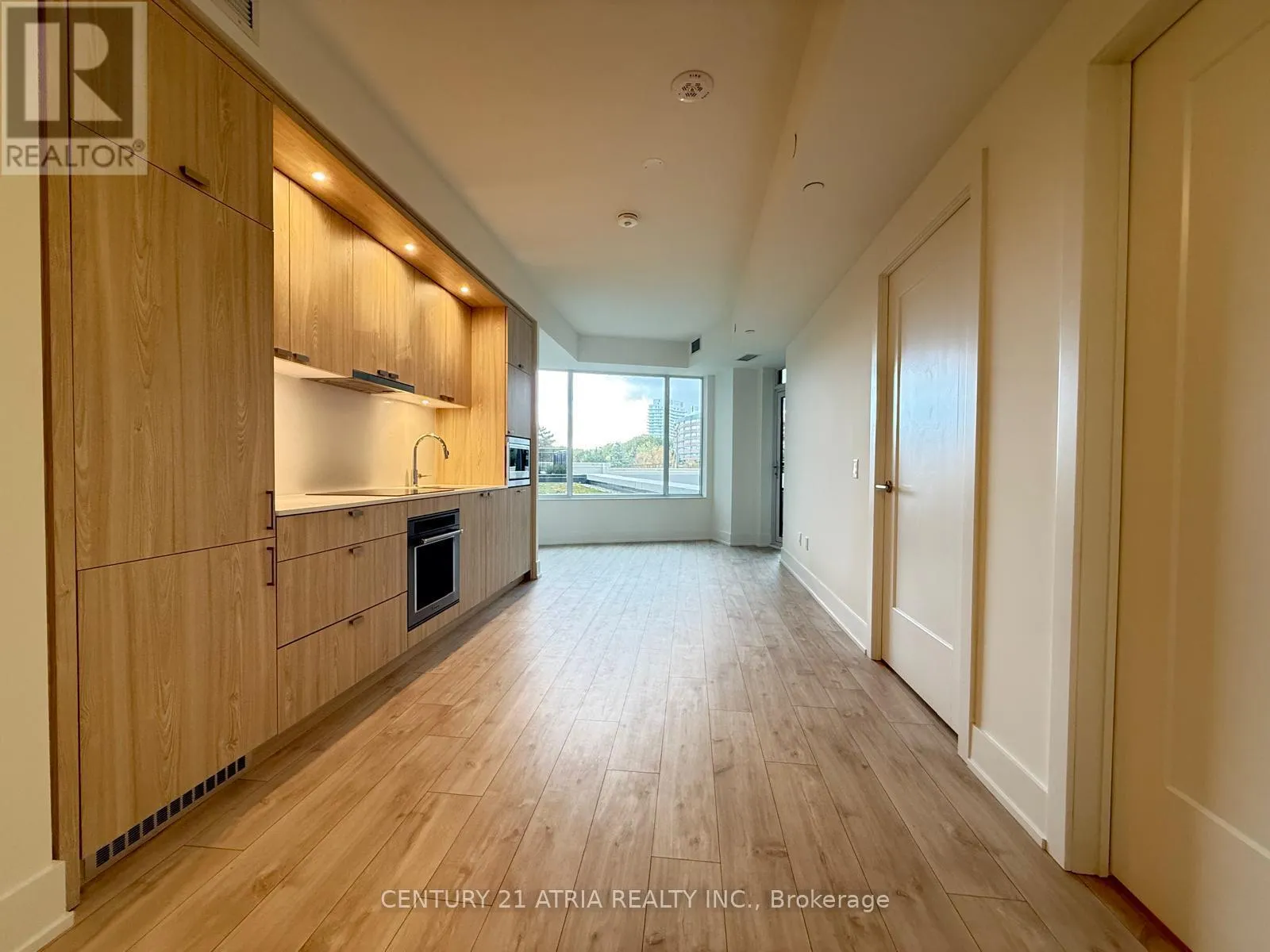 Apartment for rent: 225 - 259 The Kingsway, Toronto, Ontario M9A 0G2