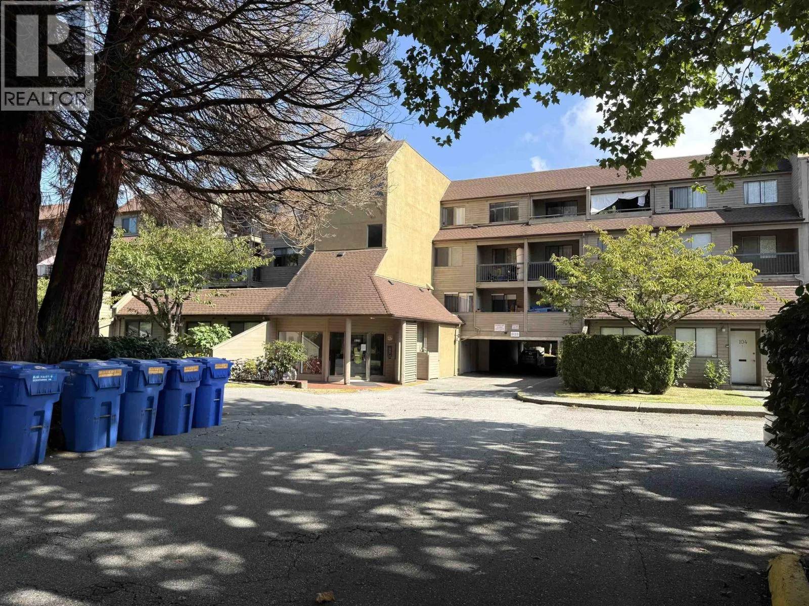 Apartment for rent: 225 8120 Colonial Drive, Richmond, British Columbia V7C 4V2