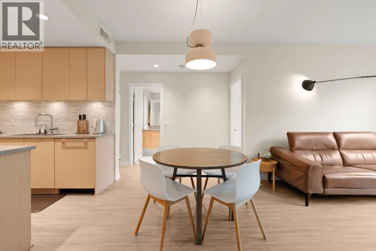 Apartment for rent: 225 9213 Odlin Road, Richmond, British Columbia V6X 0V5