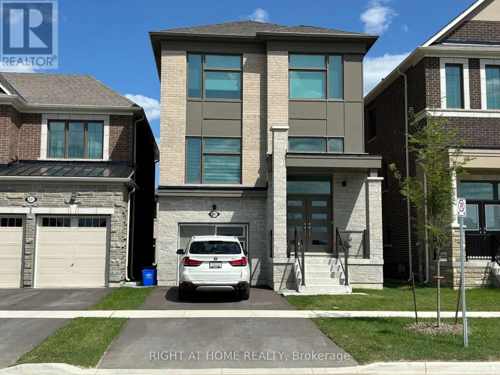House for rent: 225 Beaverbrae Drive, Markham, Ontario L6C 3K5