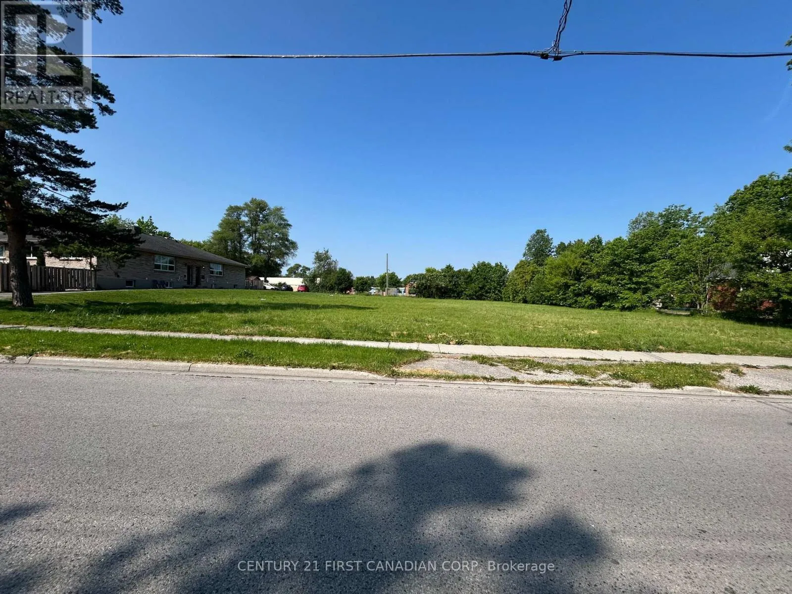 225 Greenwood Avenue, London South, Ontario N7J 3G5