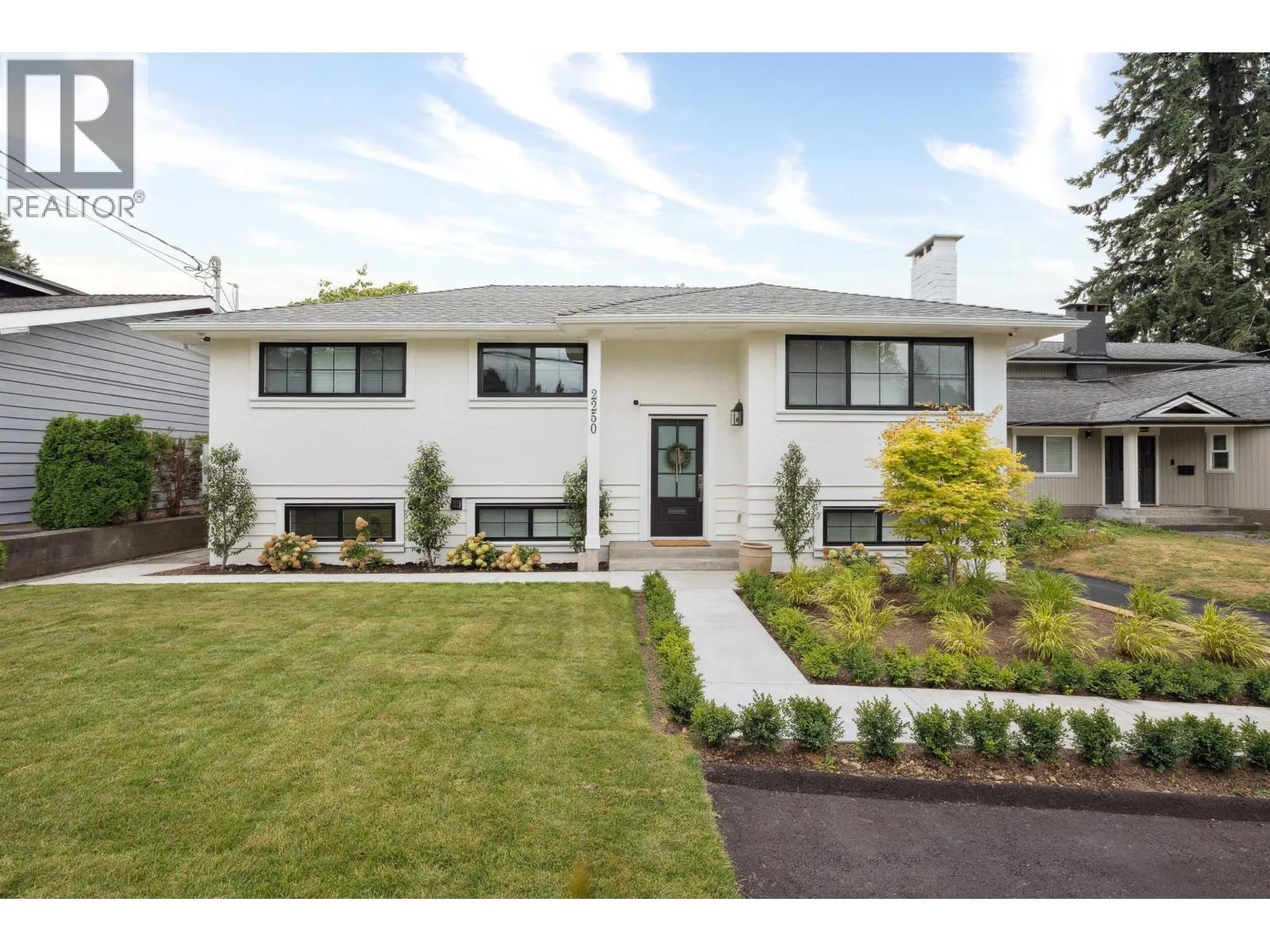 House for rent: 2250 Gale Avenue, Coquitlam, British Columbia V3K 2Y8