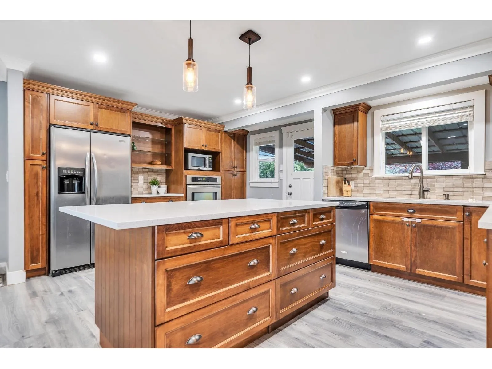 House for rent: 2252 Bakerview Street, Abbotsford, British Columbia V2T 3B4