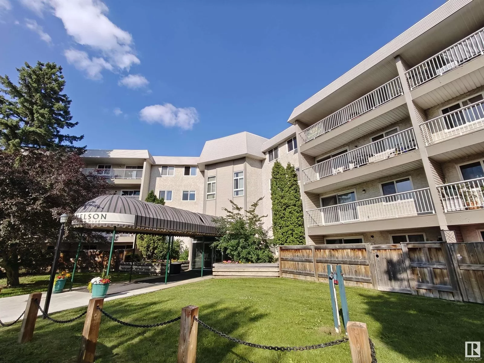 Apartment for rent: #226 5125 Riverbend Rd Nw, Edmonton, Alberta T6H 5K5