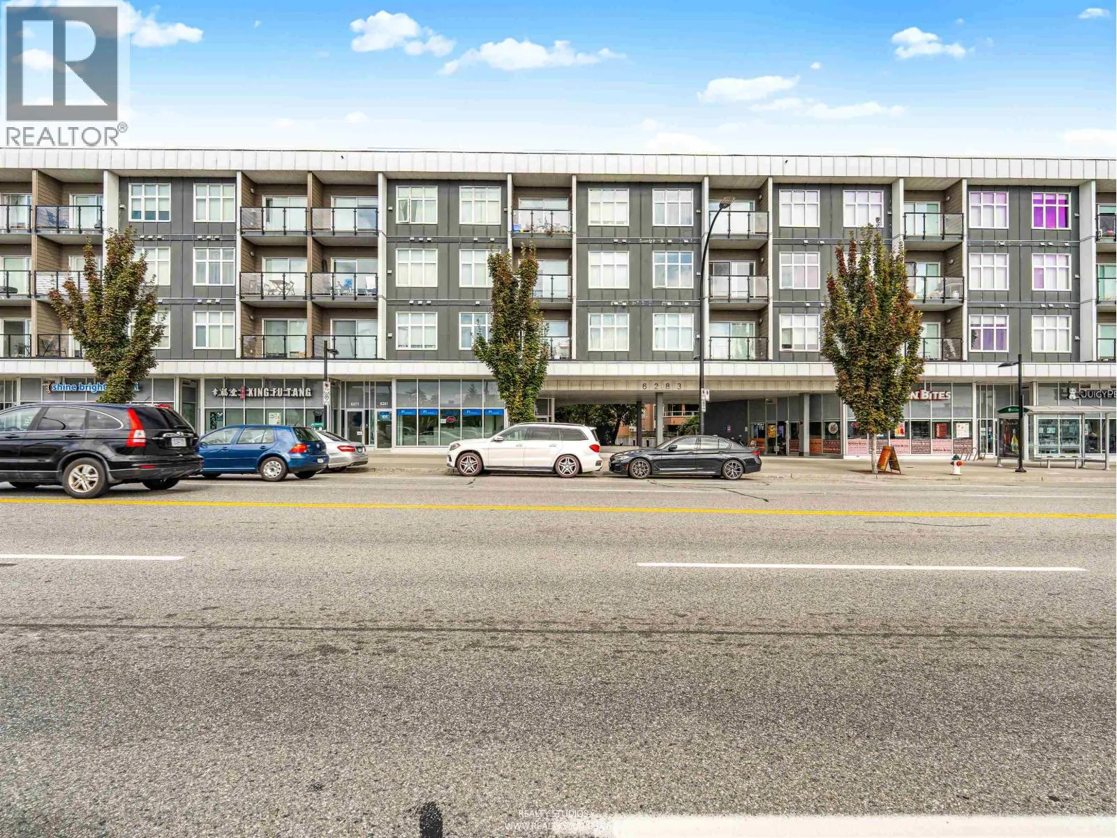 Apartment for rent: 226 6283 Kingsway Avenue, Burnaby, British Columbia V5J 0H3