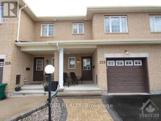 Row / Townhouse for rent: 226 Lamplighters Drive, Ottawa, Ontario K2J 0K7