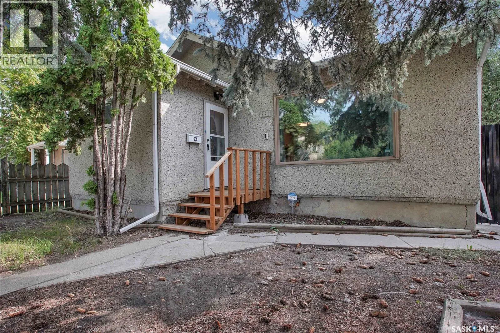 House for rent: 226 N Avenue S, Saskatoon, Saskatchewan S7M 2M9