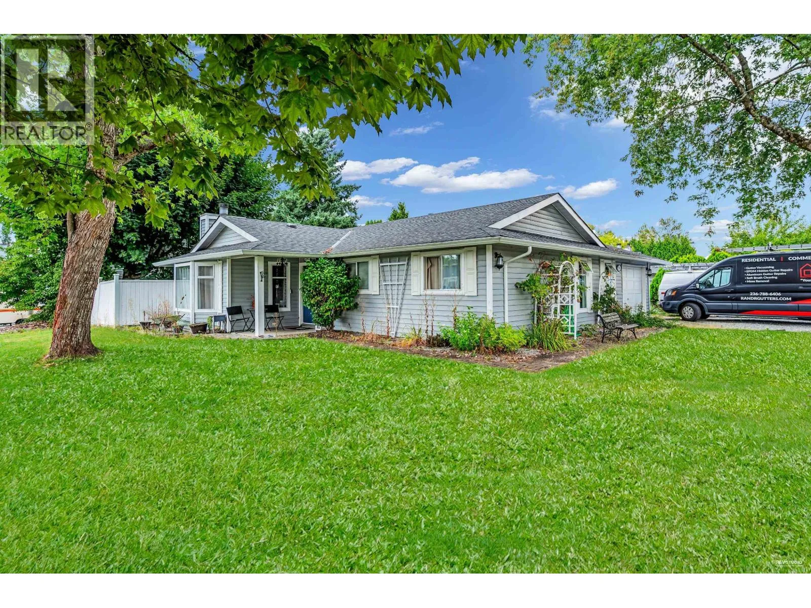 House for rent: 22641 Kendrick Loop, Maple Ridge, British Columbia V2X 8Y9