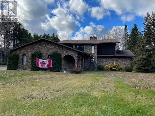 2265 Ponderosa Drive, Thunder Bay, Ontario P7K 1G6
