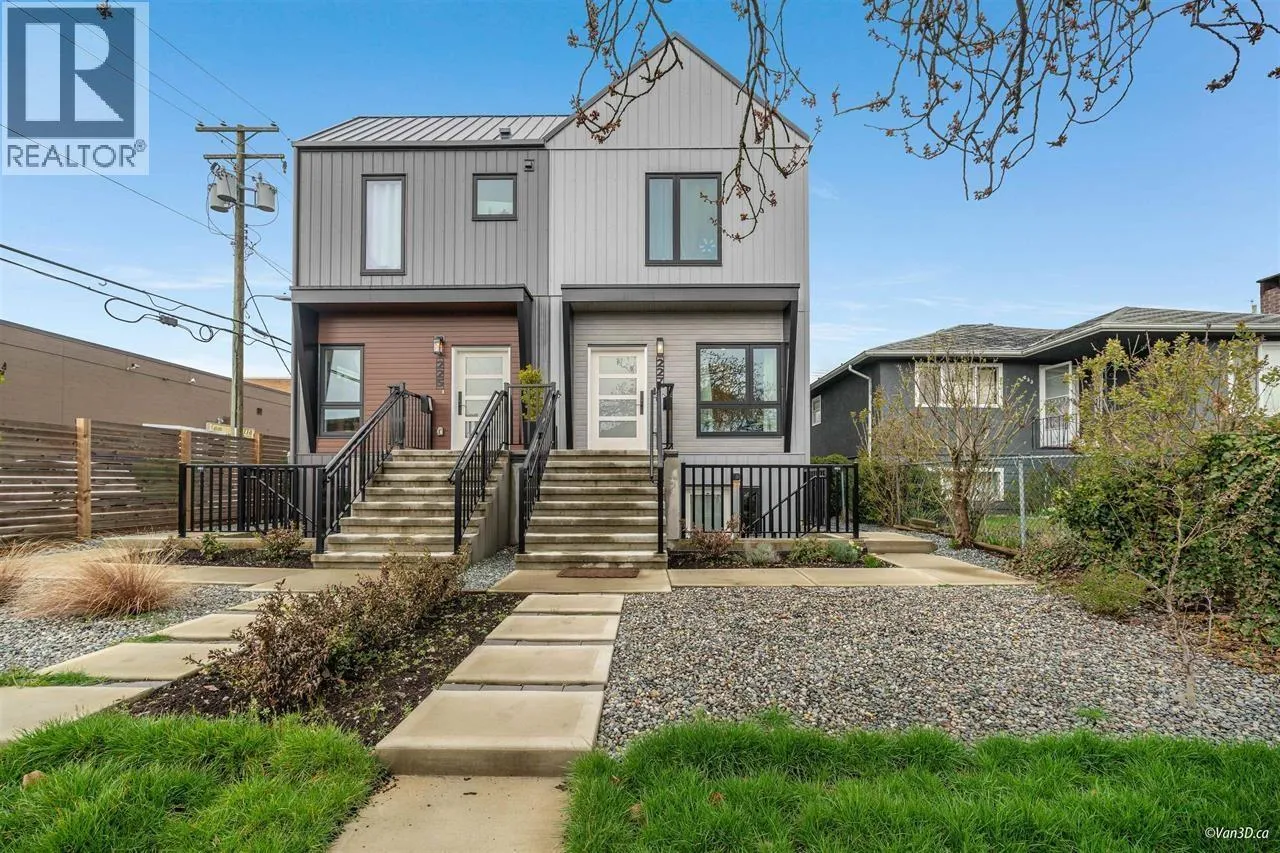 Duplex for rent: 227 E 57th Avenue, Vancouver, British Columbia V5X 1S6