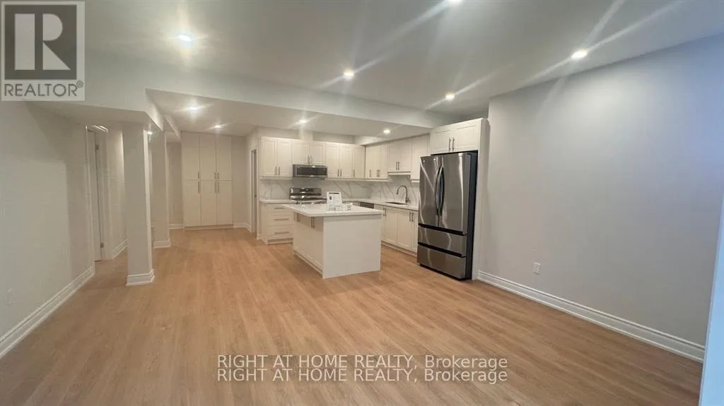 House for rent: 227 Miyako Court, Oshawa, Ontario L1H 7K4