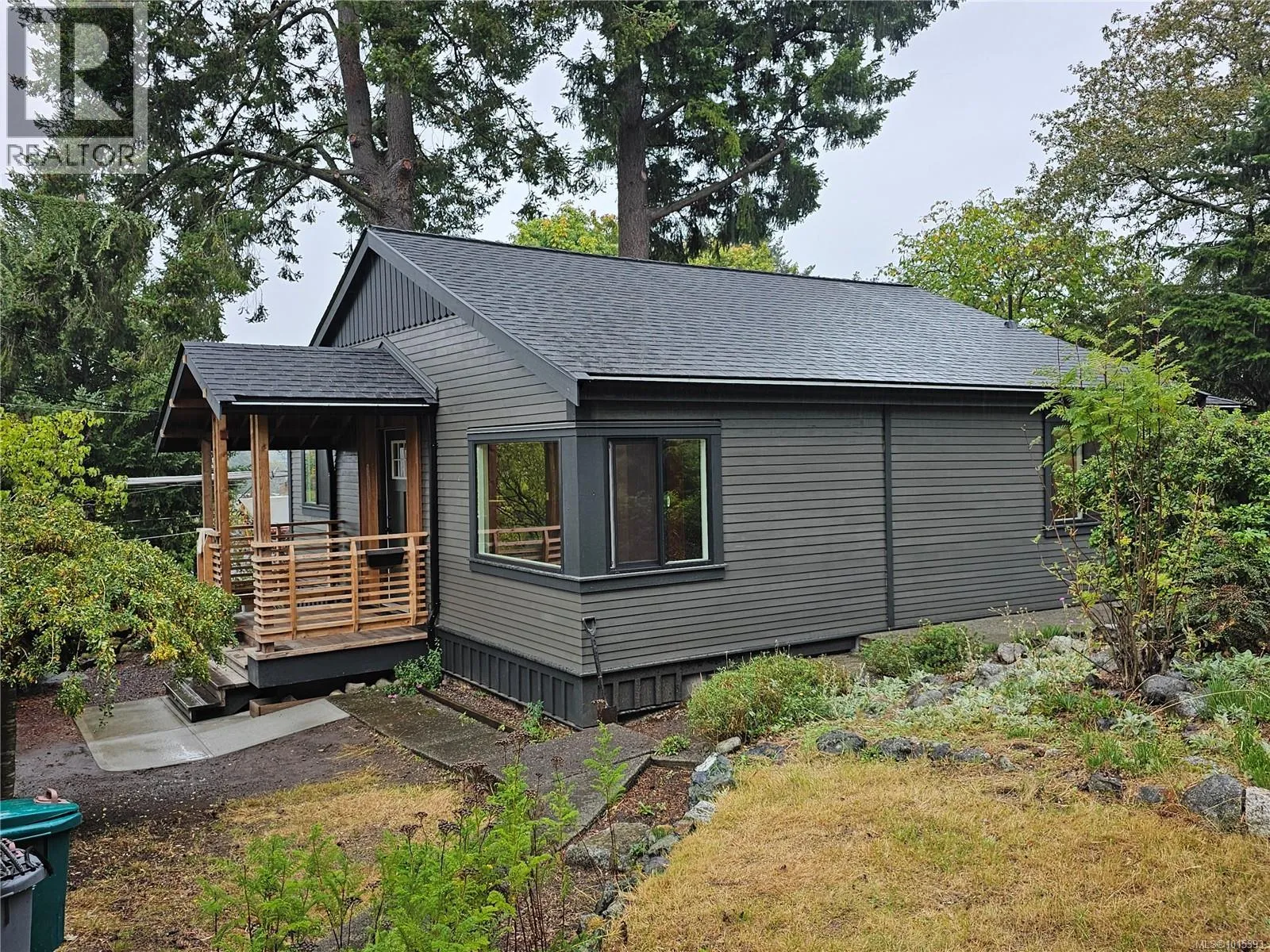 House for rent: 227 Stormont Rd, View Royal, British Columbia V9B 1P7