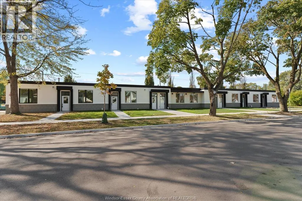 Row / Townhouse for rent: 2275 Wellesley Avenue Unit# 1, Windsor, Ontario N8W 2G1