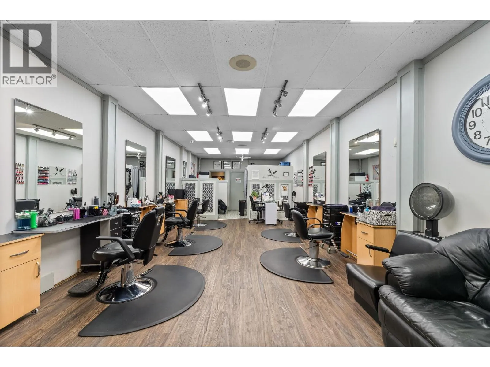 22752 Lougheed Highway, Maple Ridge, British Columbia V2X 2V6