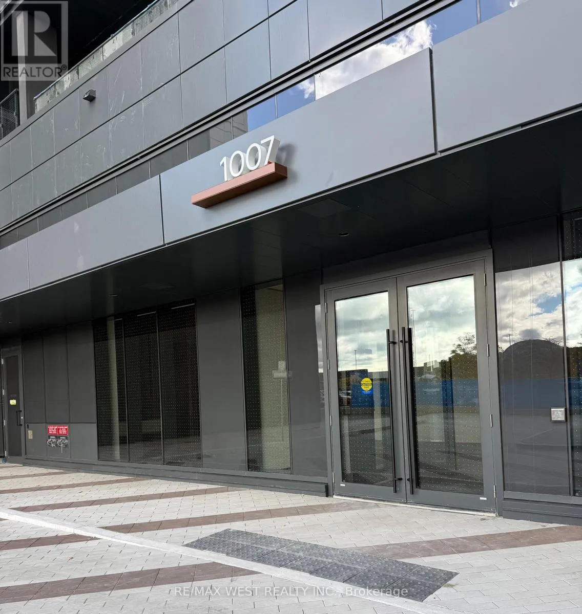 Apartment for rent: 228 - 1007 The Queensway, Toronto, Ontario M8Z 0C6