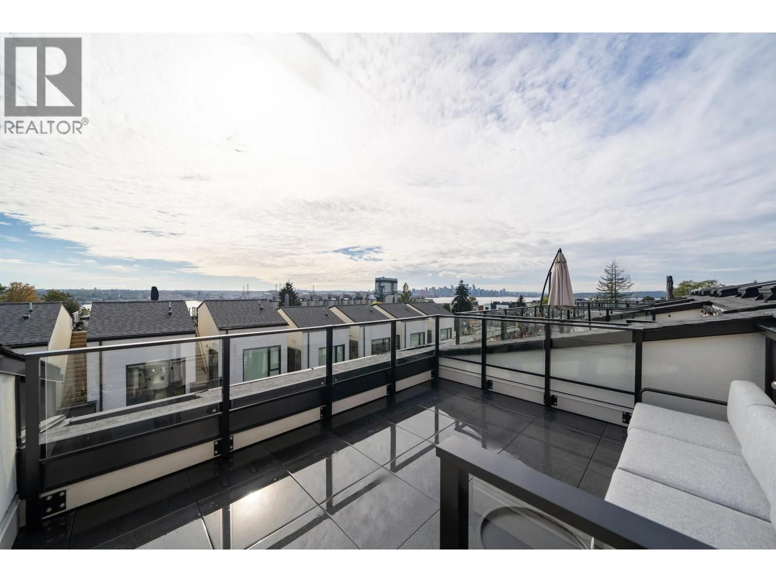 Row / Townhouse for rent: 228 650 E 2nd Street, North Vancouver, British Columbia V7M 1E3