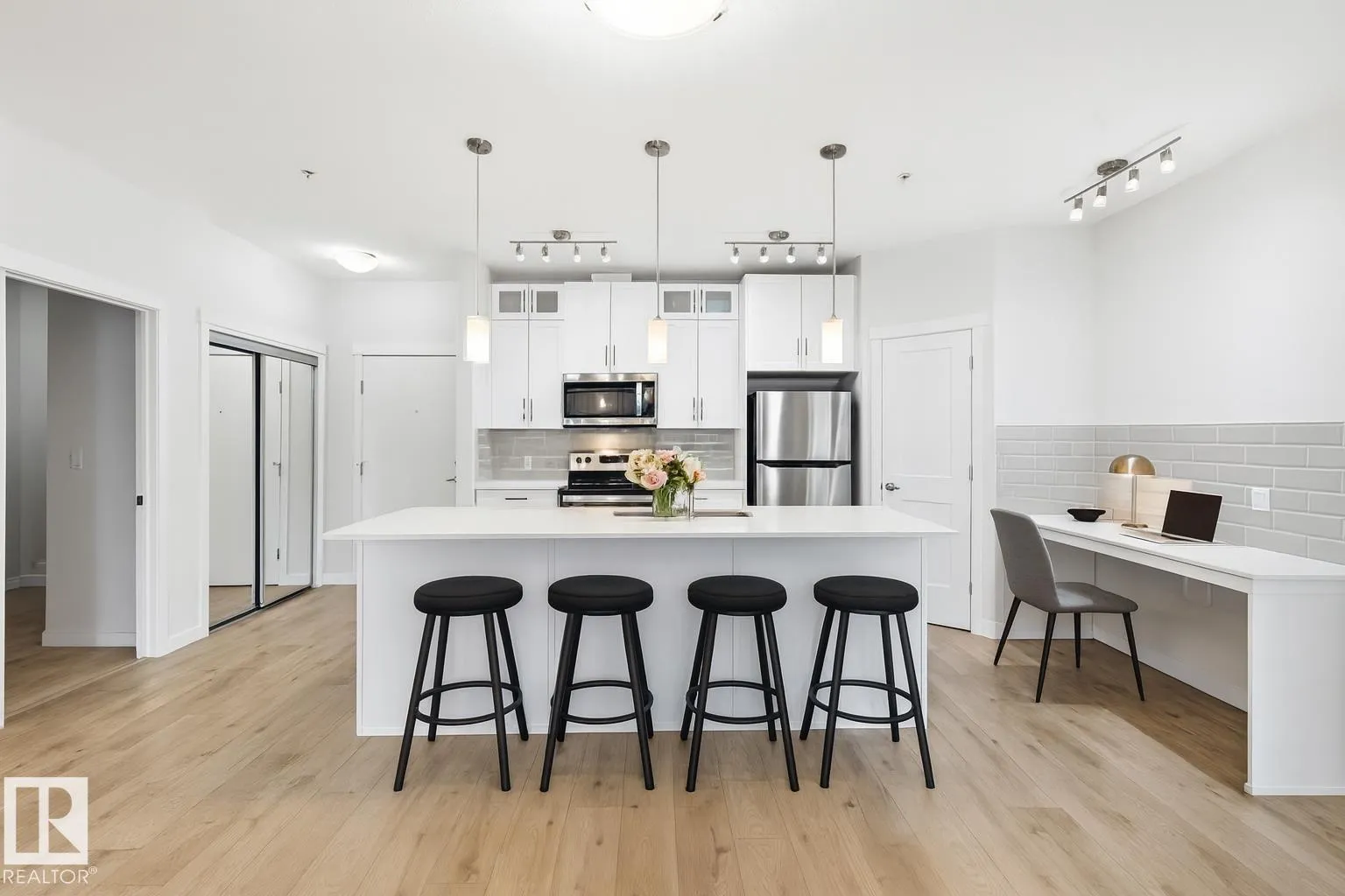 Apartment for rent: #228 812 Welsh Dr Sw, Edmonton, Alberta T6X 1Y7