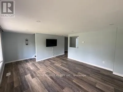 Row / Townhouse for rent: 228 C Cindy Lane W, Essa, Ontario L0M 1B0