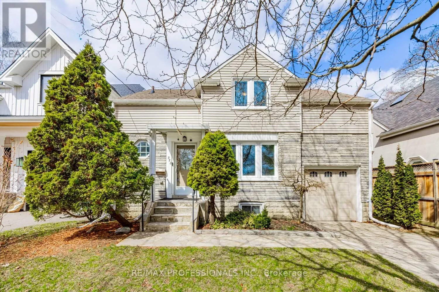 House for rent: 228 The Kingsway, Toronto, Ontario M9A 3T5