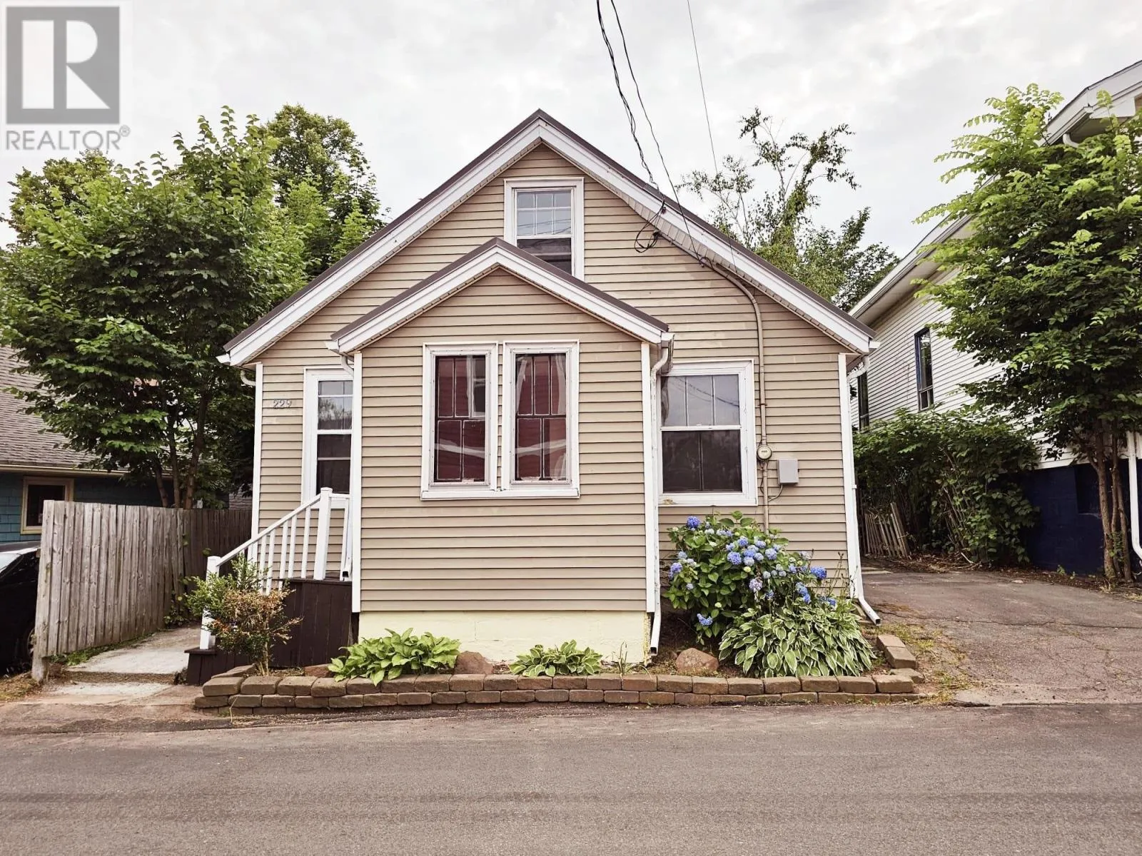 House for rent: 229 Cumberland Street, Charlottetown, Prince Edward Island C1A 5C8