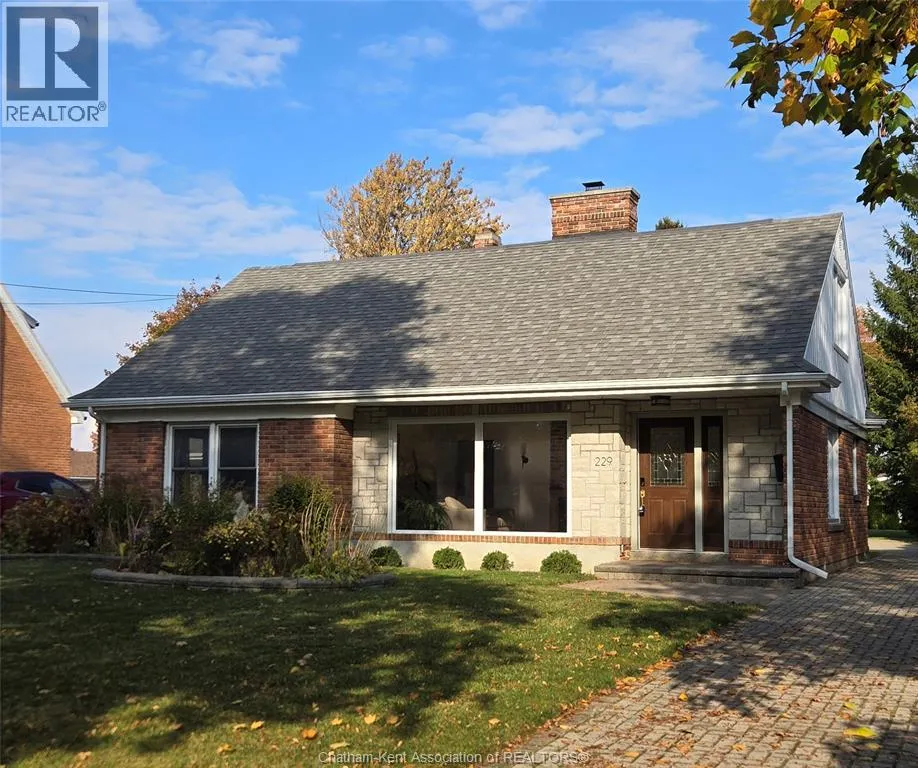 House for rent: 229 Elizabeth Street, Chatham, Ontario N7L 2Y6