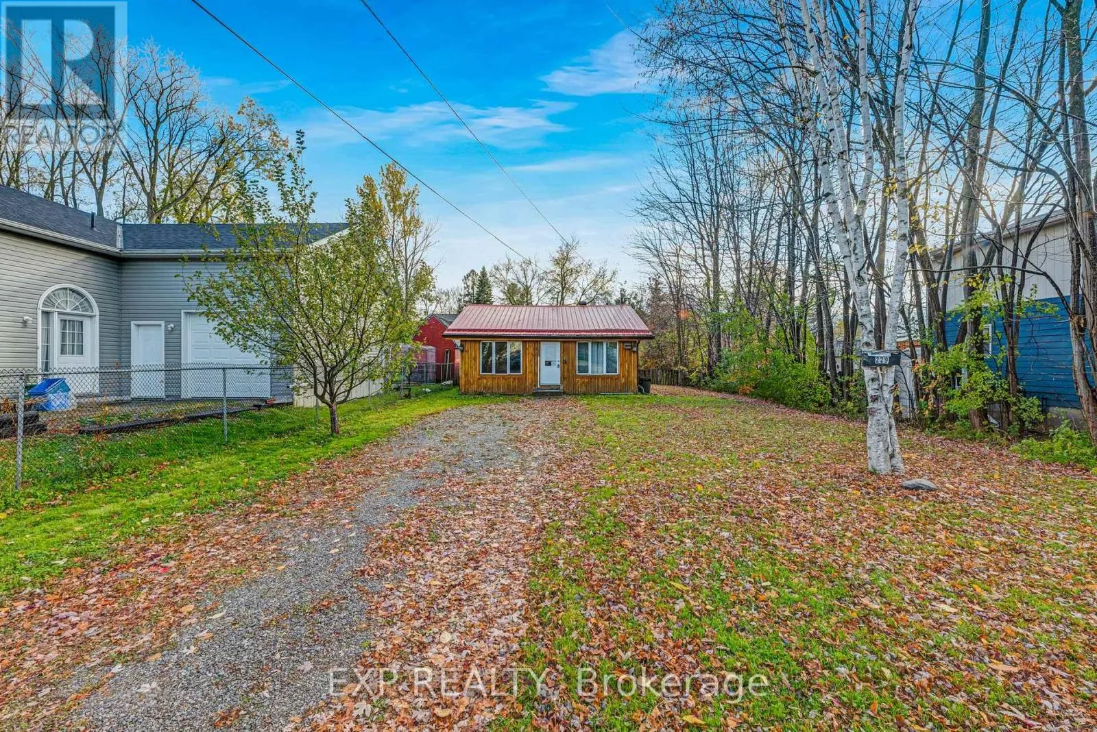 House for rent: 229 Elm Avenue, Georgina, Ontario L4P 2V2