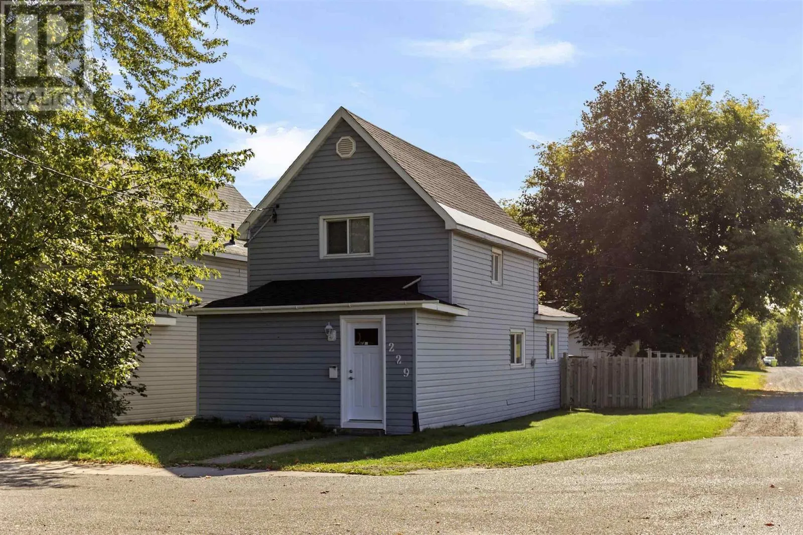 229 St. George's Ave, Sault Ste. Marie, Ontario P6A 1L6