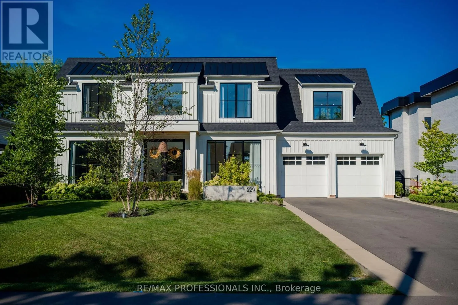 House for rent: 229 Tweedsdale Crescent, Oakville, Ontario L6L 4P8