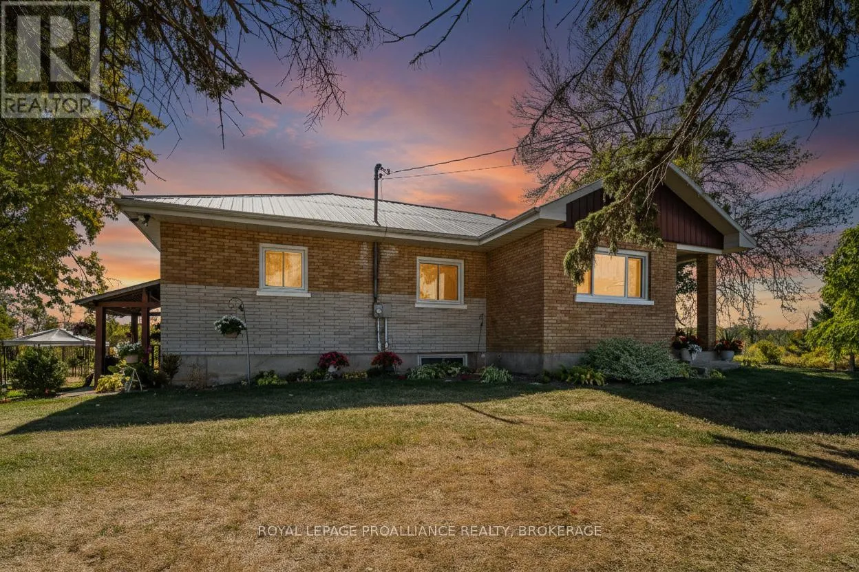 House for rent: 2292 Mcintyre Road, Loyalist, Ontario K0H 1G0