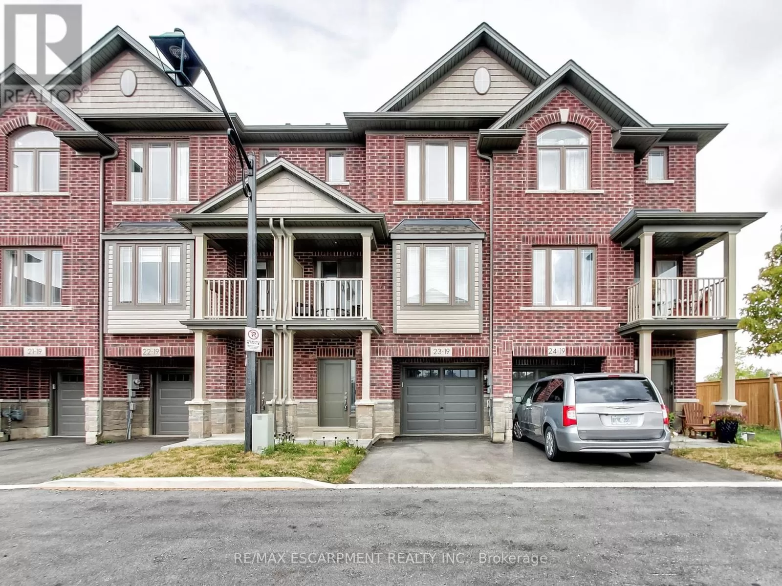 Row / Townhouse for rent: 23 - 19 Picardy Drive, Hamilton, Ontario L8J 0M7