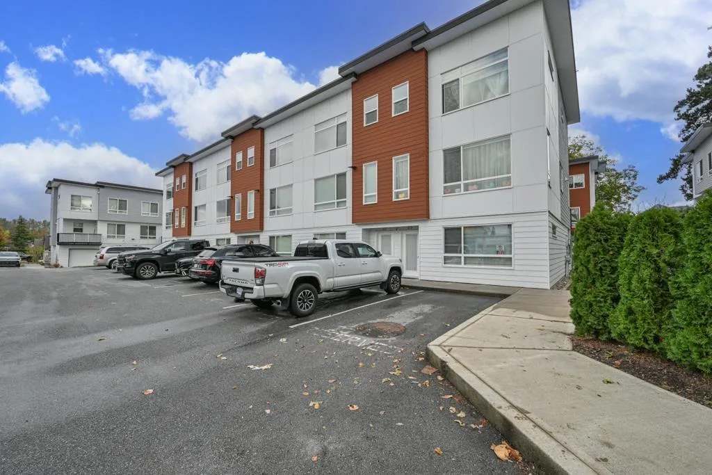 Row / Townhouse for rent: 23 27640 Lantern Avenue, Abbotsford, British Columbia V4X 0C3