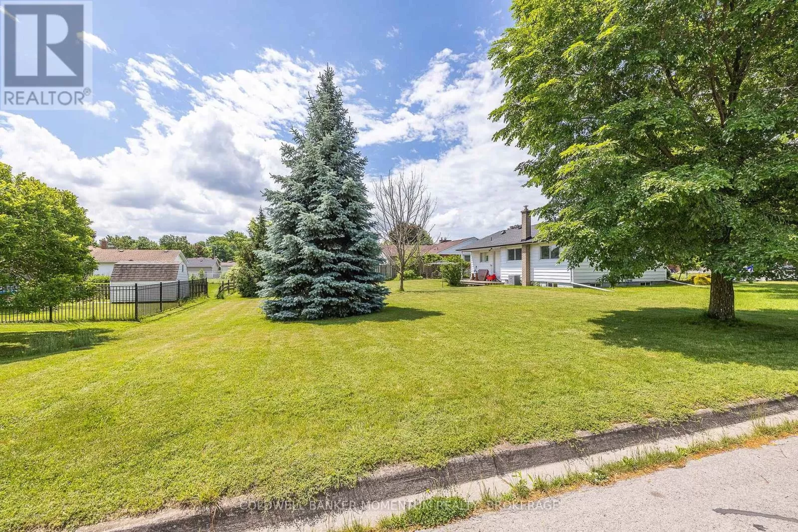 23 & 29 Dexter Drive, Welland, Ontario L3C 2Y8