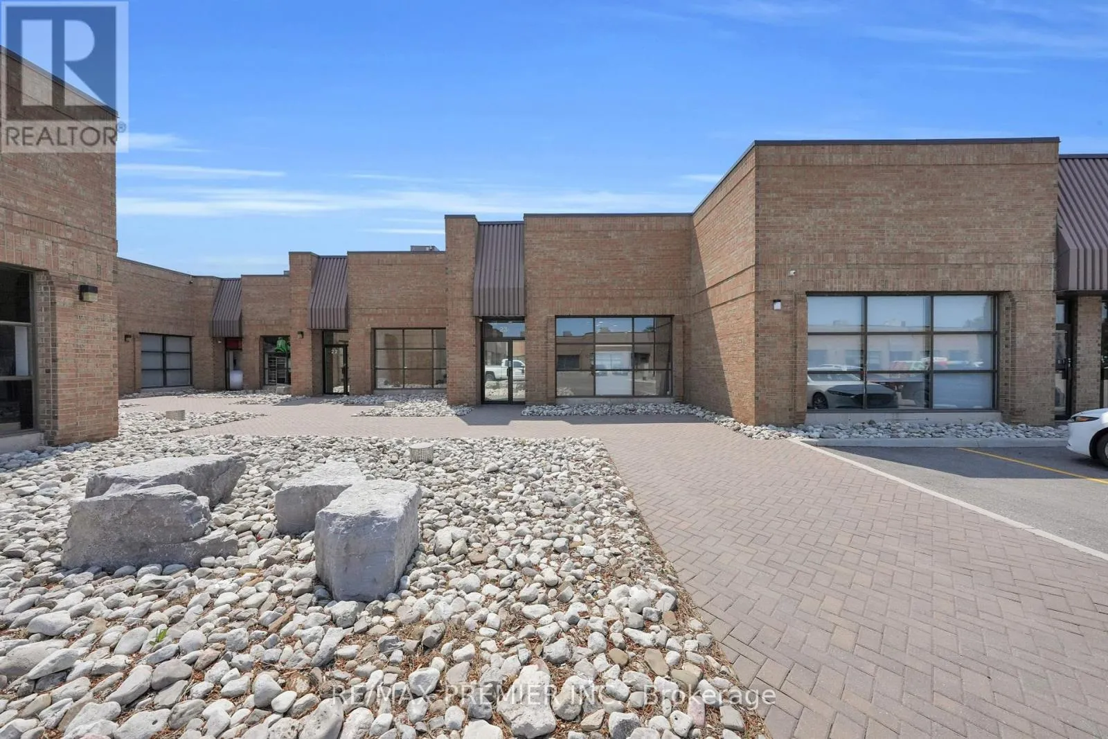 Retail for rent: 23 - 71 Marycroft Avenue, Vaughan, Ontario L4L 5Y6