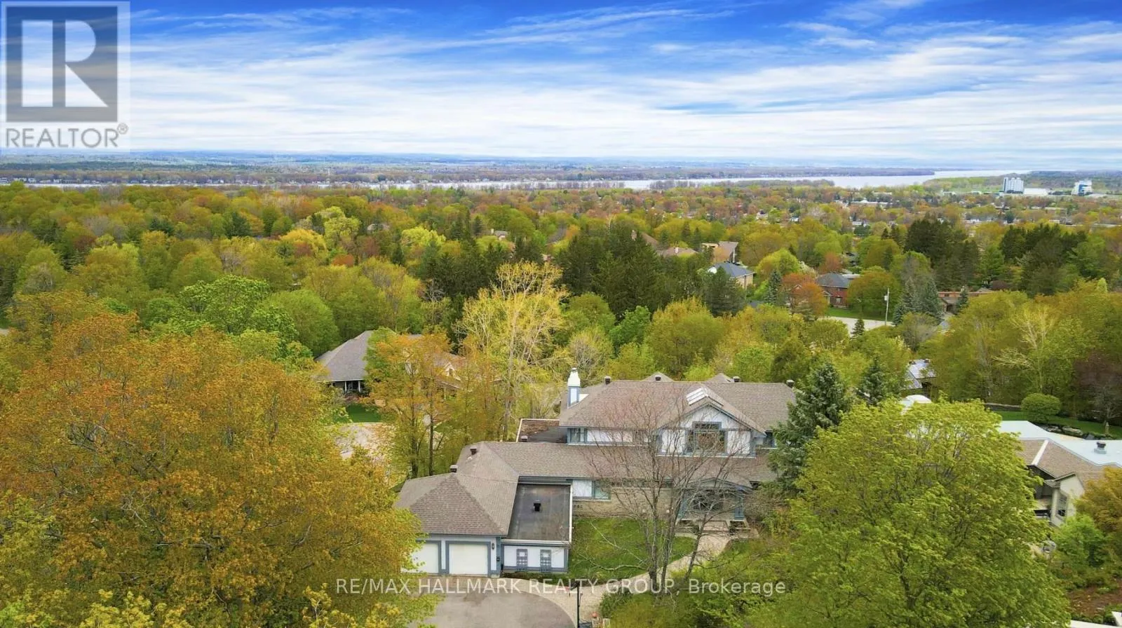 House for rent: 23 Davidson Drive, Ottawa, Ontario K1J 6L7