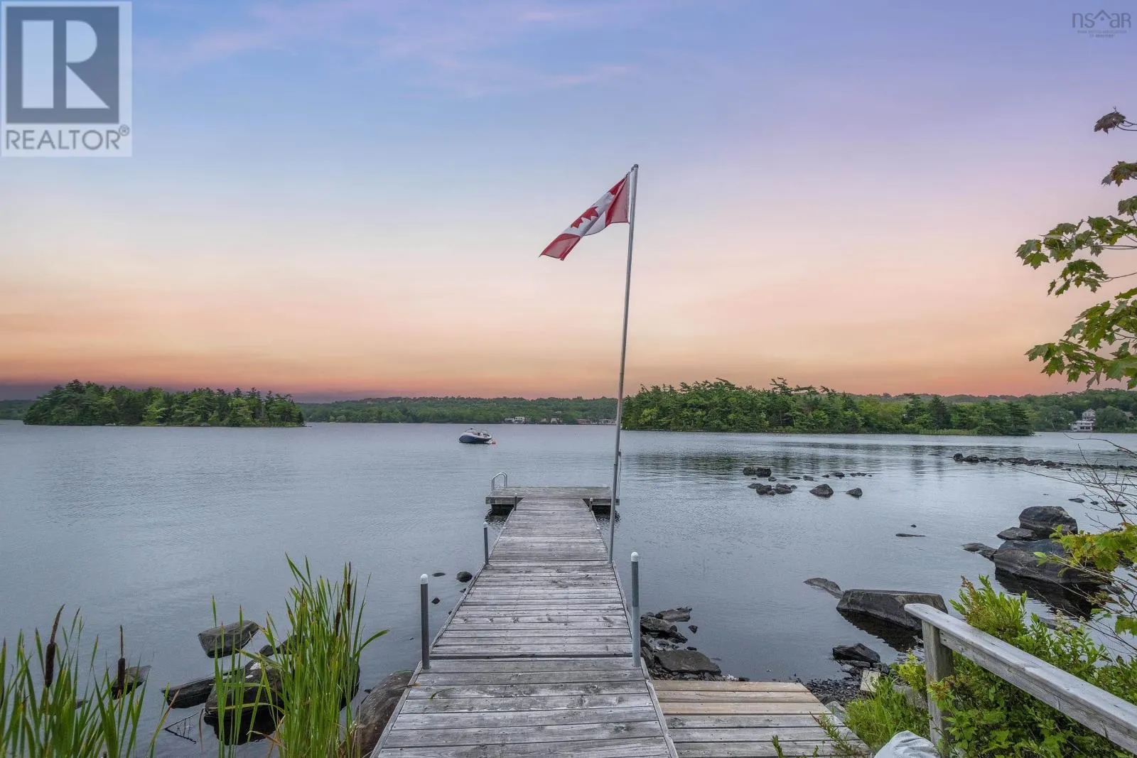 House for rent: 23 Lakeshore Park Terrace, Dartmouth, Nova Scotia B3A 4Z4