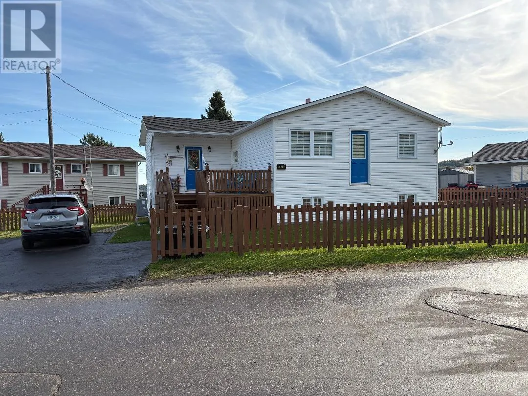 House for rent: 23 Middle Road, Roberts Arm, Newfoundland & Labrador A0J 1R0