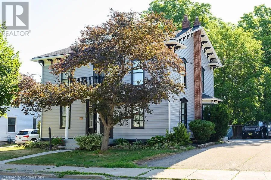 House for rent: 23 Mountain Street, Grimsby, Ontario L3M 3J9