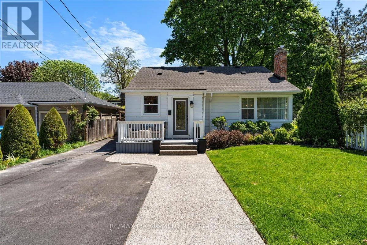 House for rent: 23 Nelles Boulevard, Grimsby, Ontario L3M 3P9