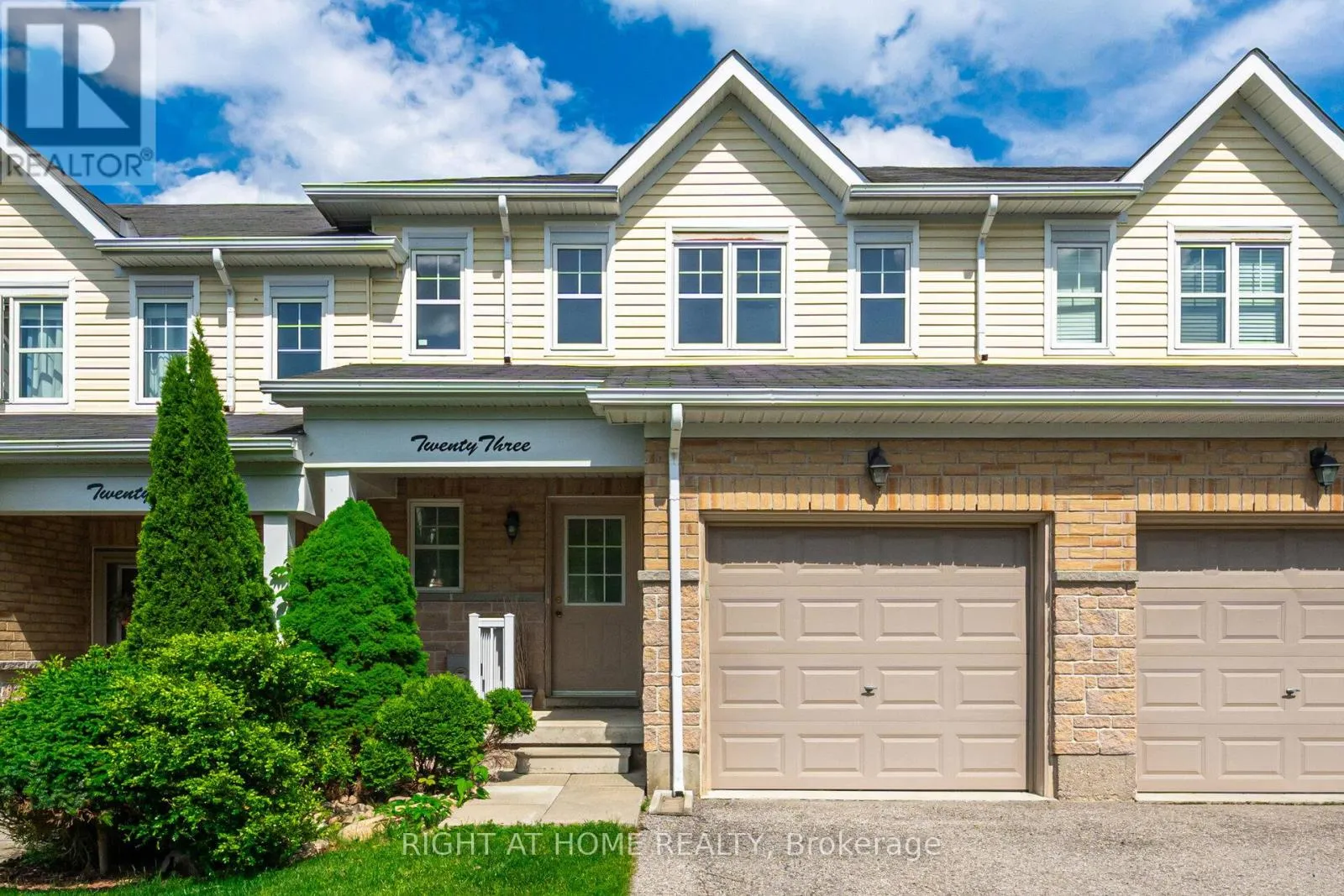 Row / Townhouse for rent: 23 Peartree Court, Barrie, Ontario L4N 6N7