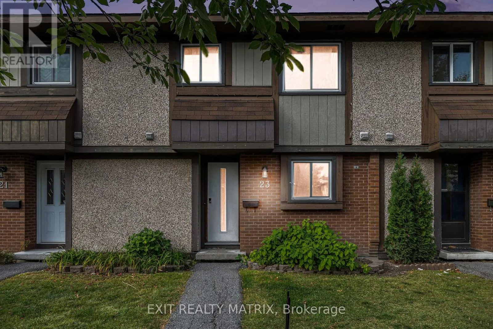 Row / Townhouse for rent: 23 Pickford Drive, Ottawa, Ontario K2L 2C1