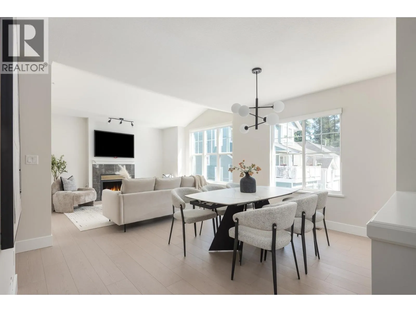 House for rent: 230 3000 Riverbend Drive, Coquitlam, British Columbia V3C 6R1