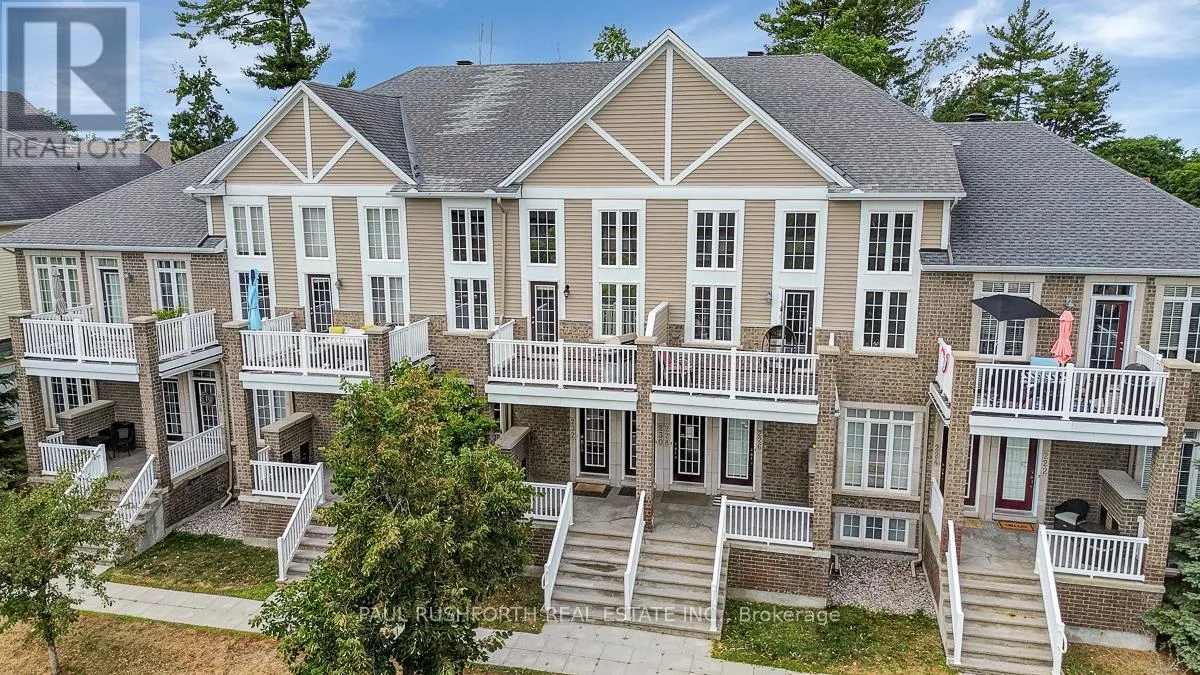 Row / Townhouse for rent: 230 Kinghaven Crescent, Ottawa, Ontario K2M 0C2