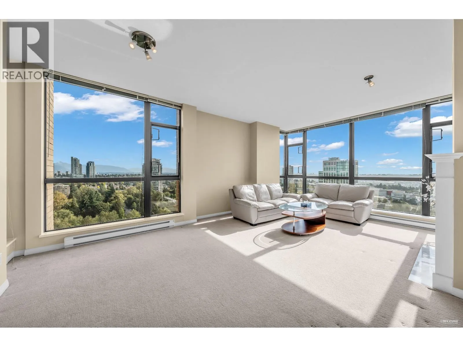 Apartment for rent: 2302 6837 Station Hill Drive, Burnaby, British Columbia V3N 5B7