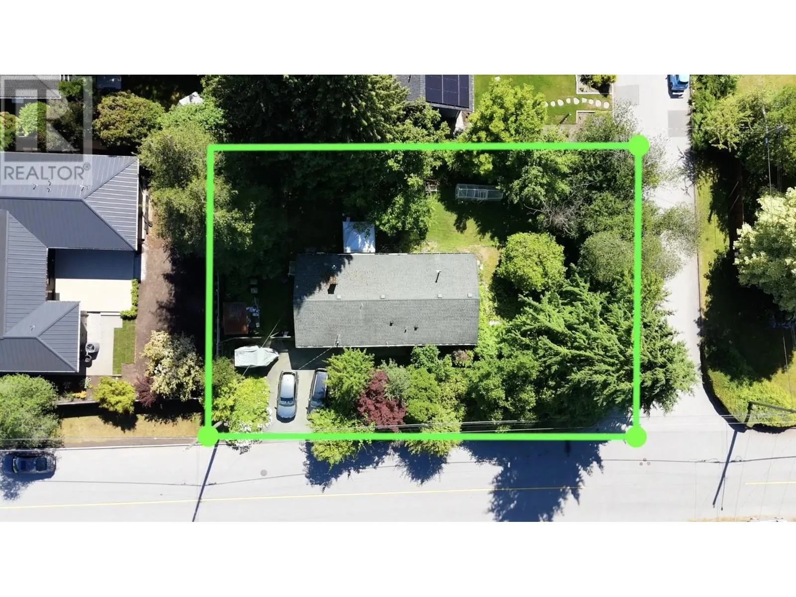 House for rent: 2302 Viewlynn Drive, North Vancouver, British Columbia V7J 2X1