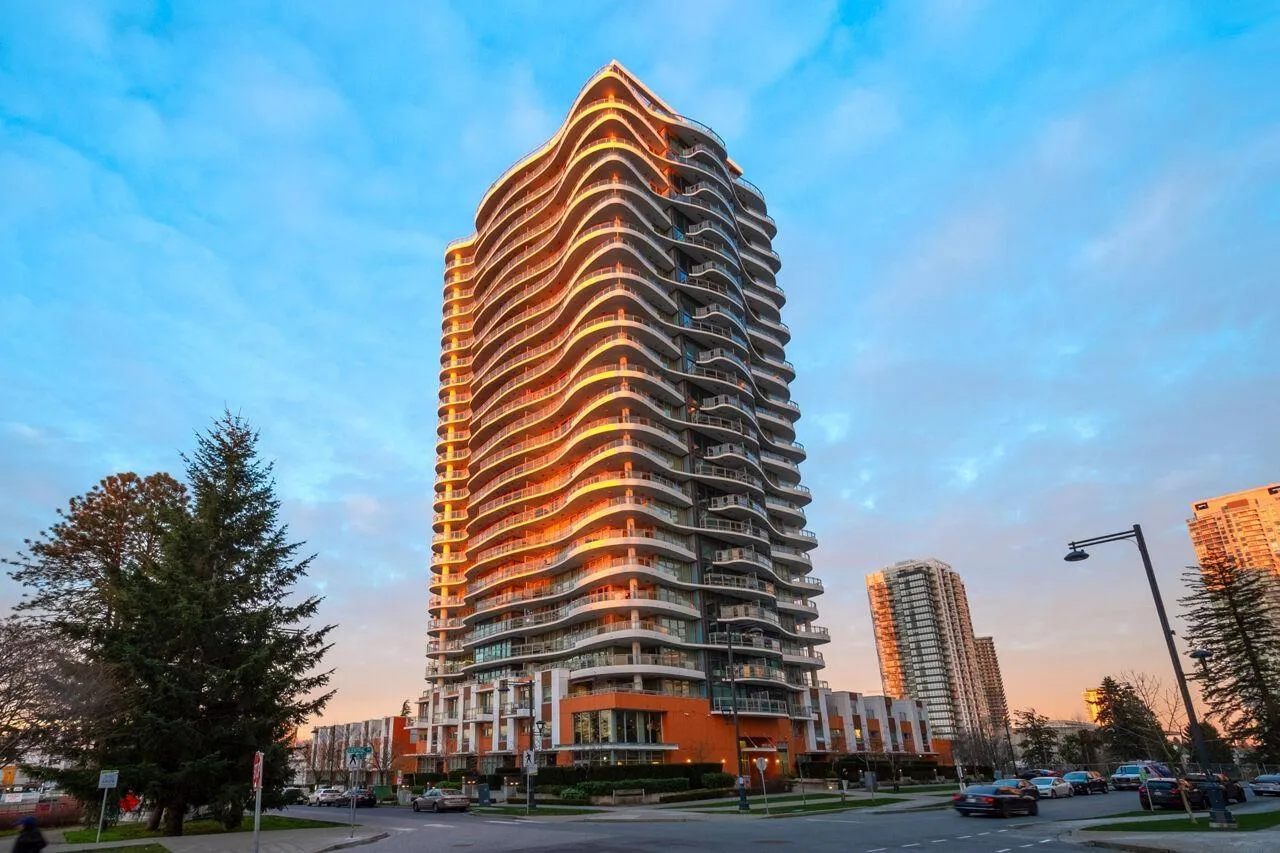 Apartment for rent: 2307 13303 Central Avenue, Surrey, British Columbia V3T 0K6