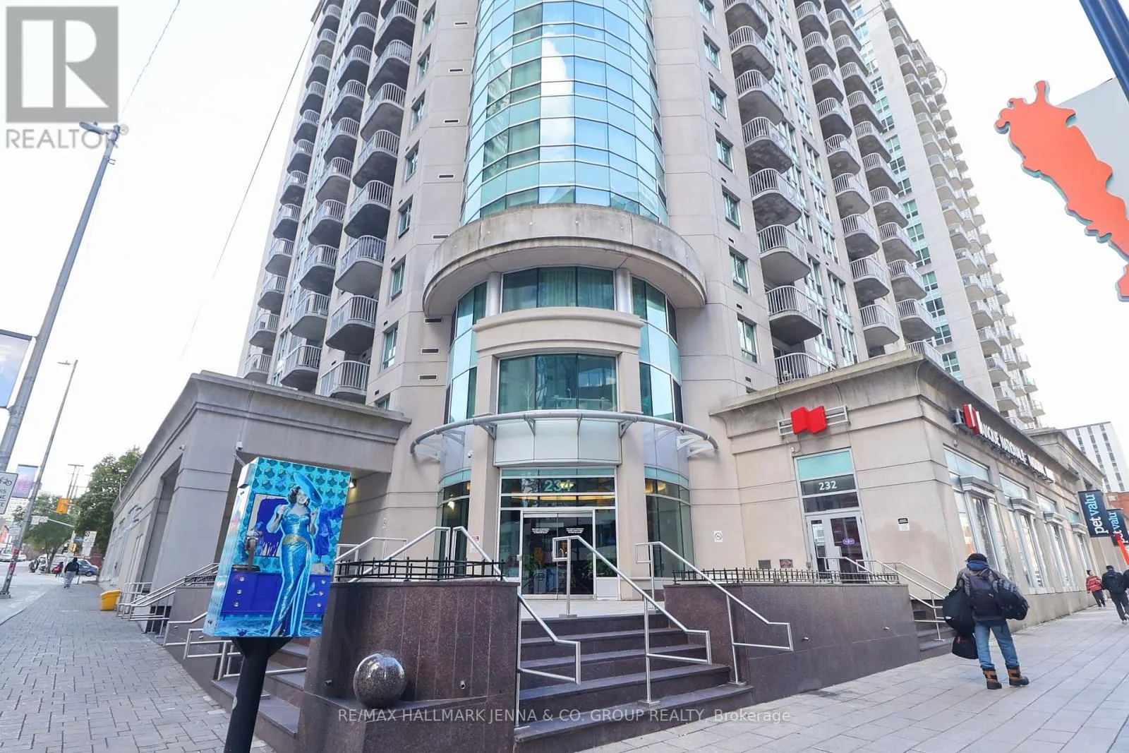 Apartment for rent: 2308 - 234 Rideau Street, Ottawa, Ontario K1N 0A9