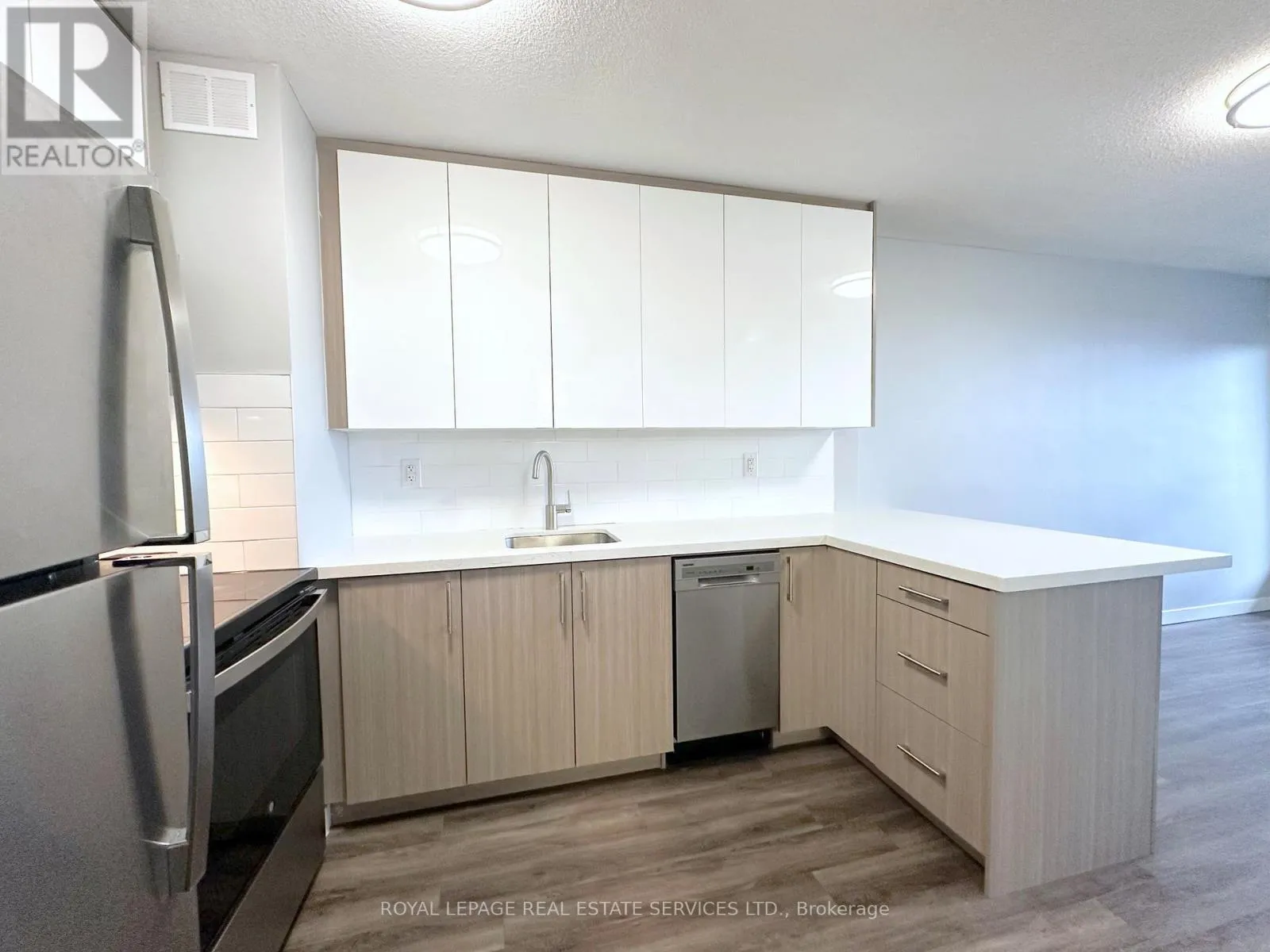 Other for rent: 2308 - 275 Main Street, Toronto, Ontario M4C 4X4