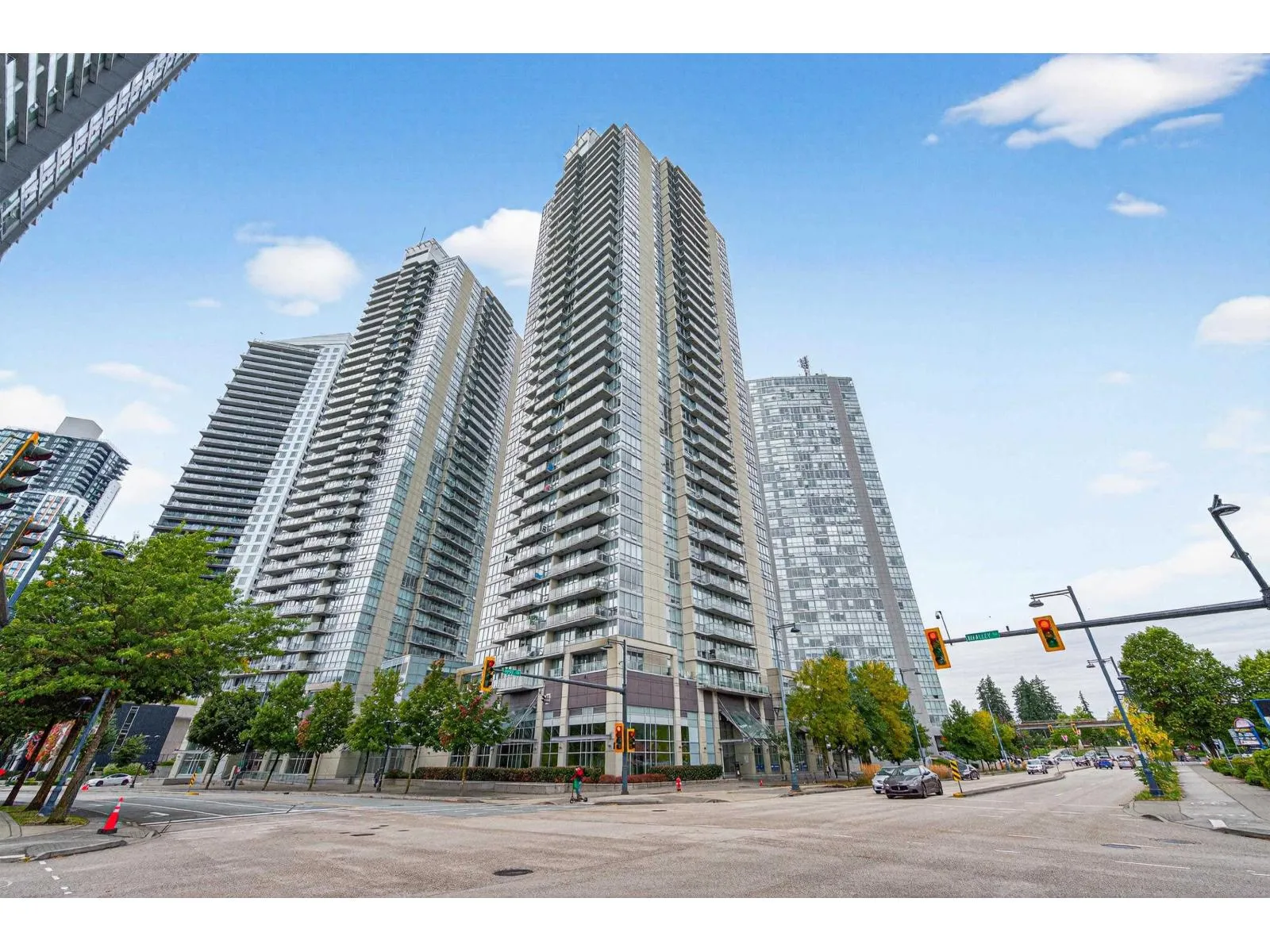 Apartment for rent: 2309 13688 100 Avenue, Surrey, British Columbia V3T 0G5