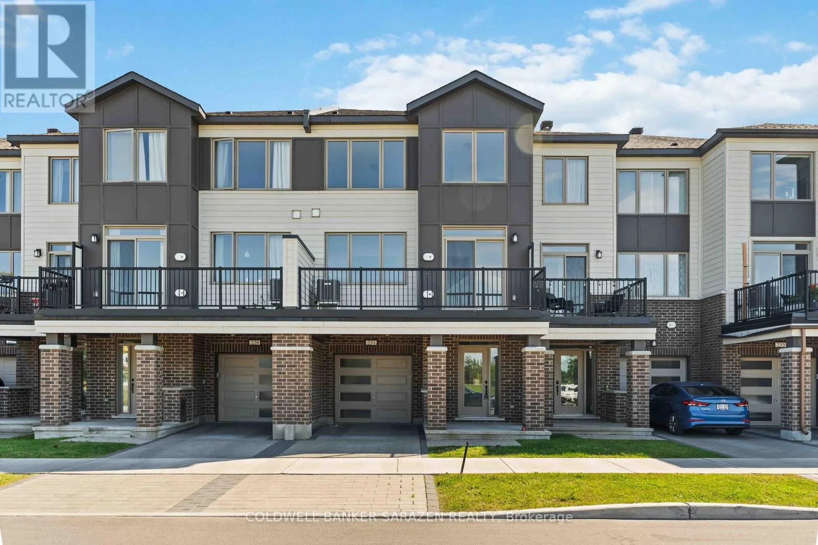 Row / Townhouse for rent: 231 Squadron Crescent, Ottawa, Ontario K1K 5A4